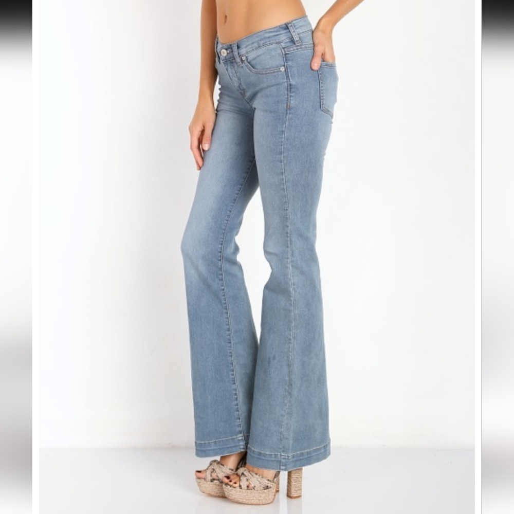 Free People Clean Mid Rise Flare Denim Stevie Wash Size 30 Inseam 33" Stretch